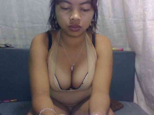 Naomi06 webcam