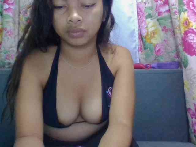 Naomi06 webcam