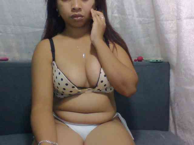 Naomi06 webcam