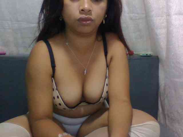 Naomi06 webcam