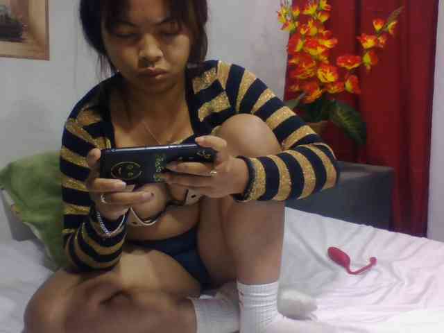 Naomi06 webcam