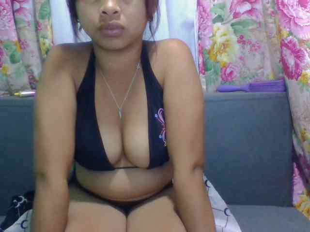 Naomi06 webcam