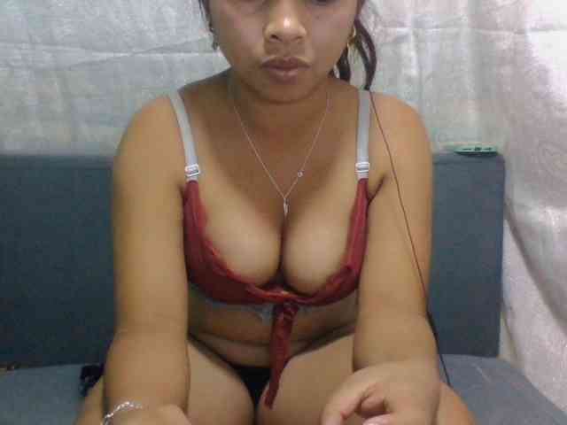 Naomi06 webcam