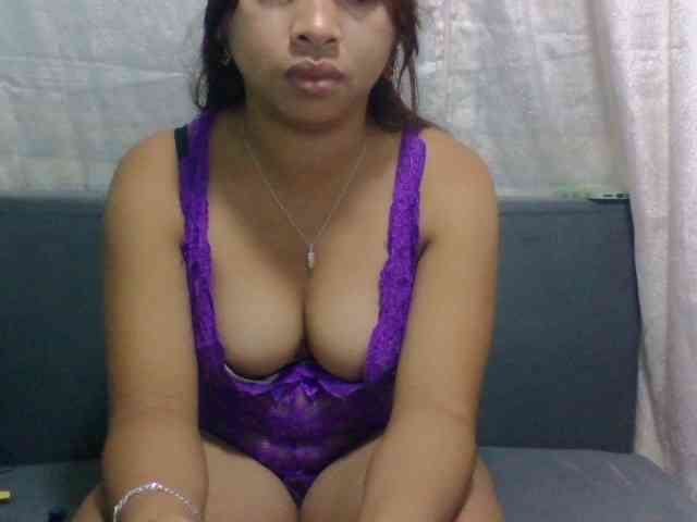 Naomi06 webcam