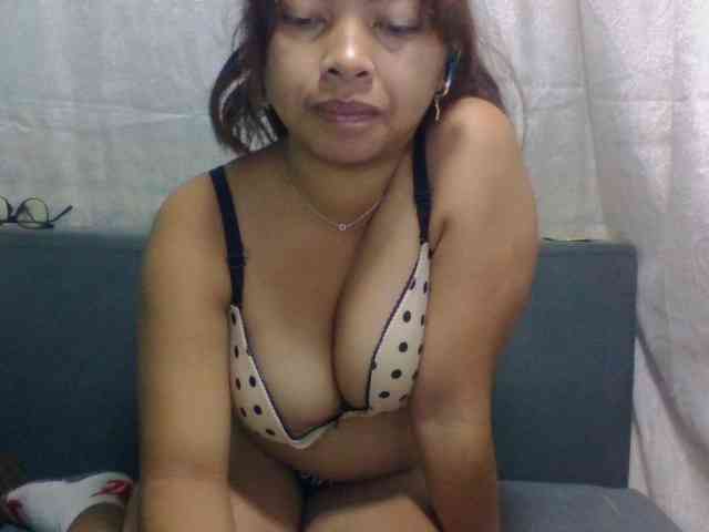 Naomi06 webcam