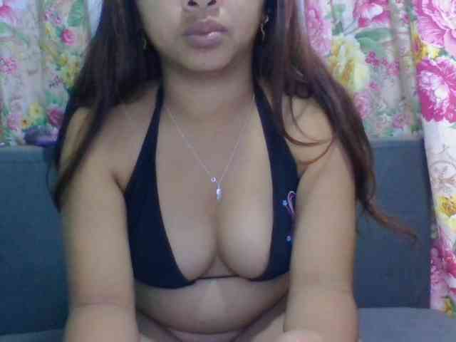 Naomi06 webcam