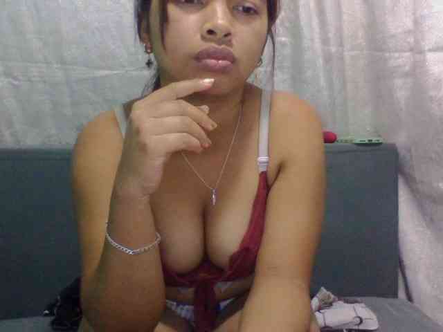 Naomi06 webcam