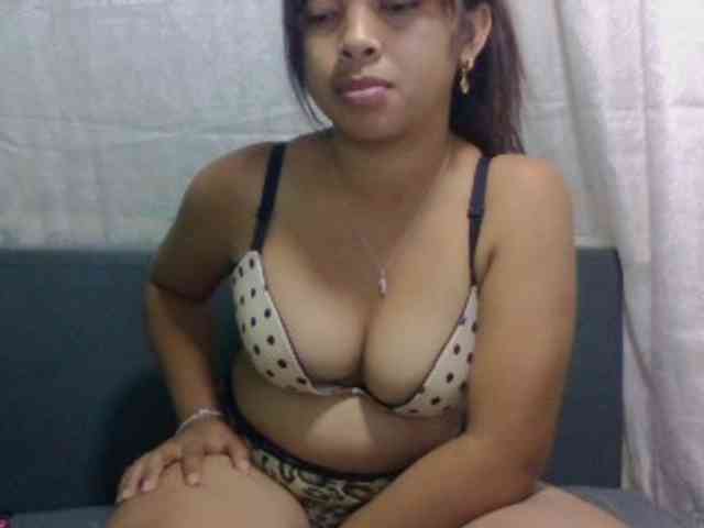 Naomi06 webcam