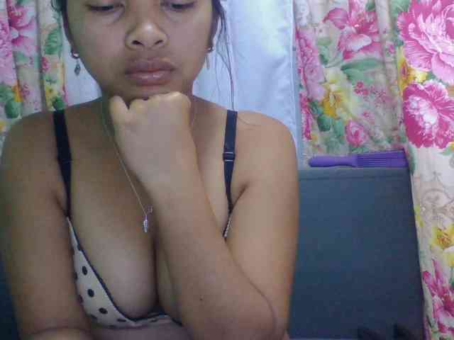 Naomi06 webcam