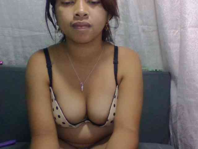 Naomi06 webcam
