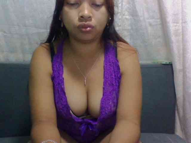 Naomi06 webcam