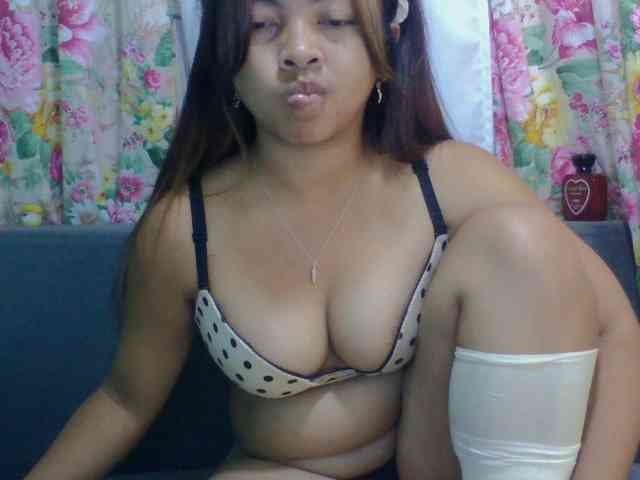 Naomi06 webcam