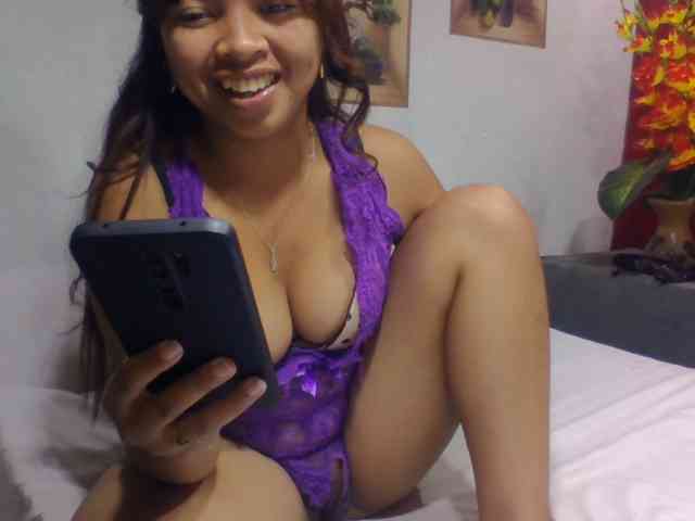 Naomi06 webcam