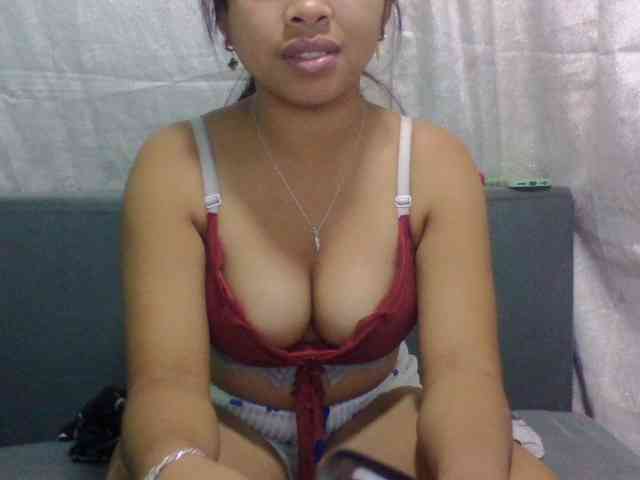 Naomi06 webcam