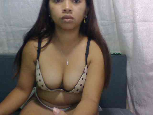 Naomi06 webcam