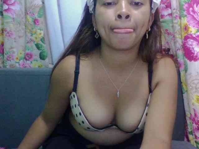 Naomi06 webcam