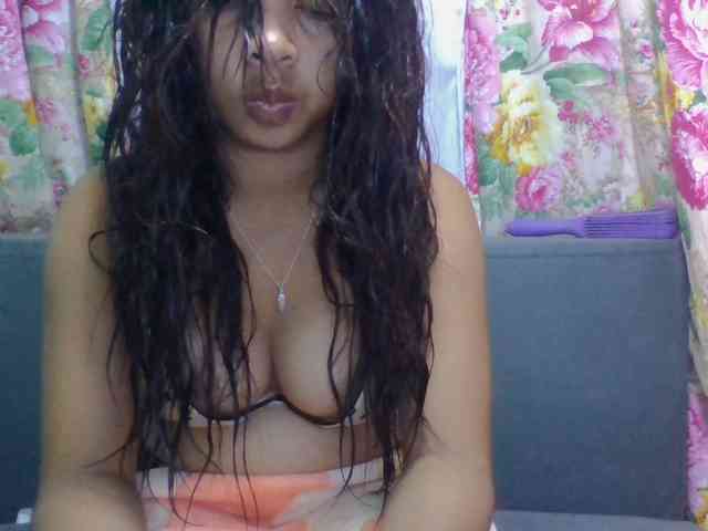 Naomi06 webcam