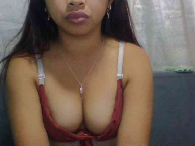 Naomi06 webcam