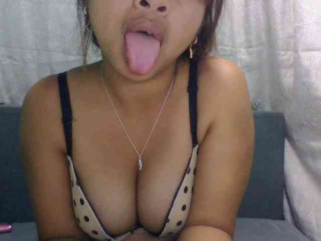 Naomi06 webcam