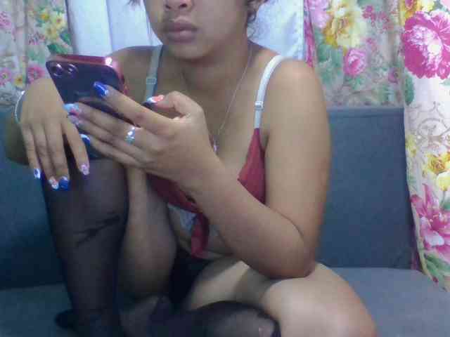 Naomi06 webcam