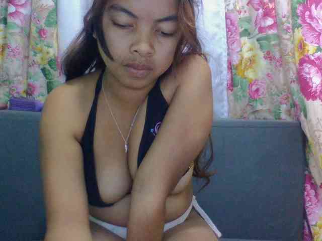 Naomi06 webcam
