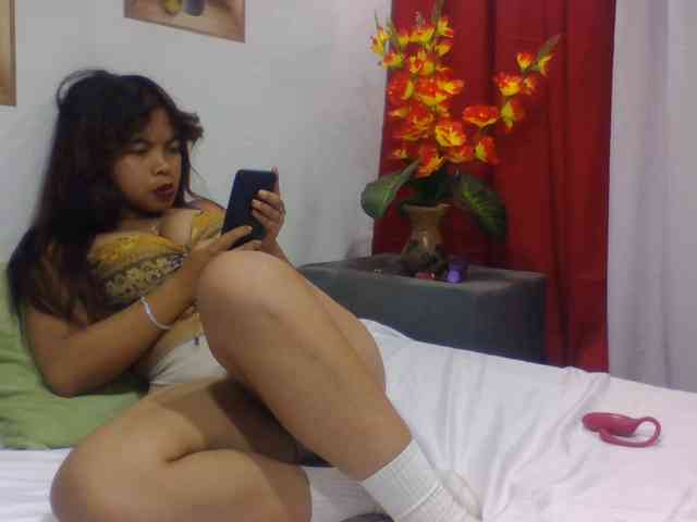 Naomi06 webcam