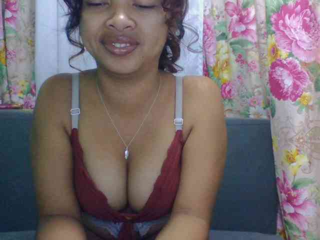 Naomi06 webcam
