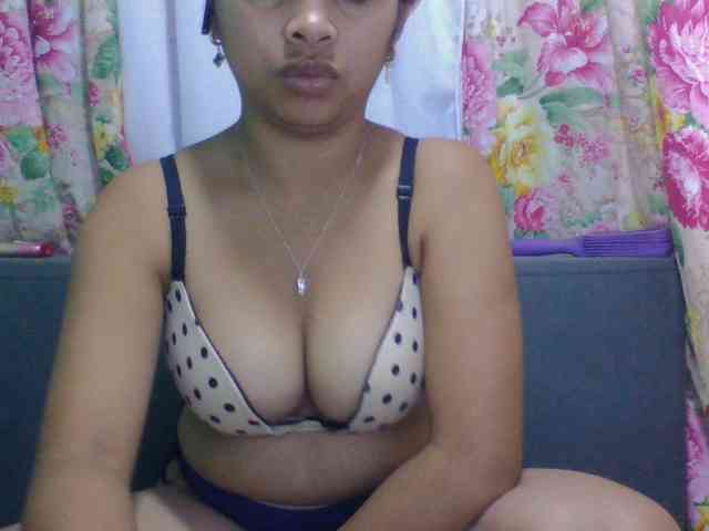 Naomi06 webcam