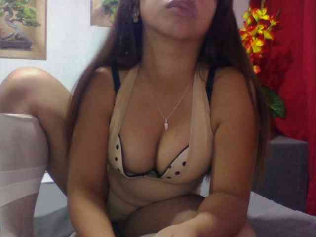 Naomi06 webcam