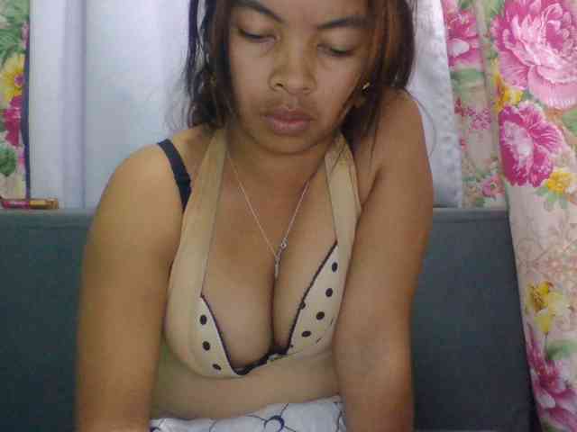 Naomi06 webcam