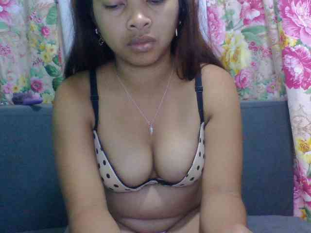 Naomi06 webcam