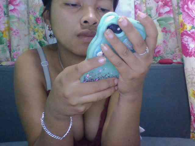 Naomi06 webcam