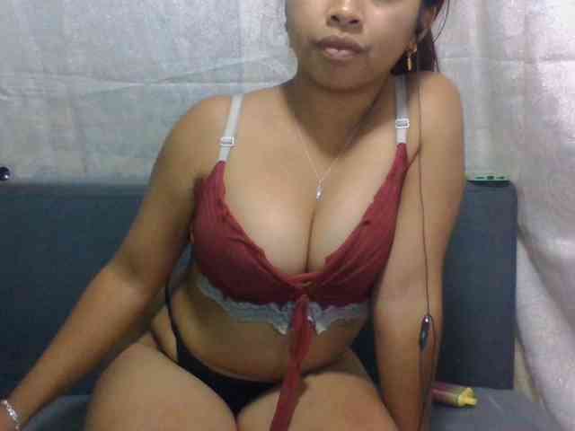 Naomi06 webcam