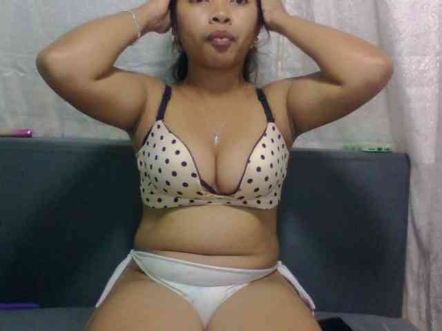 Naomi06 webcam