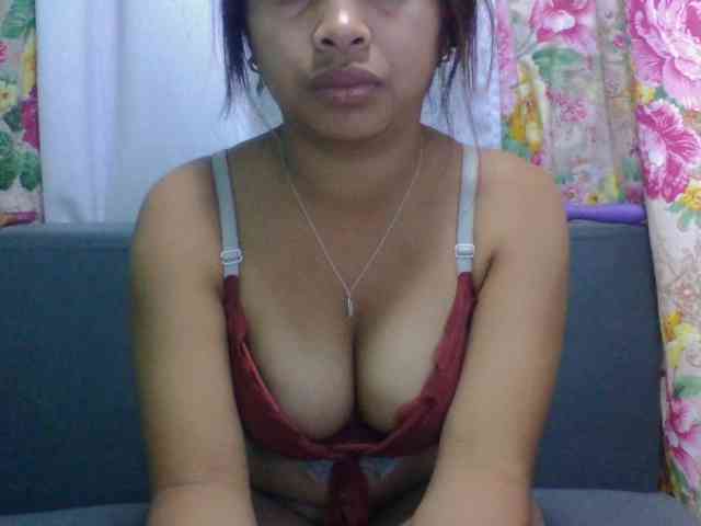 Naomi06 webcam