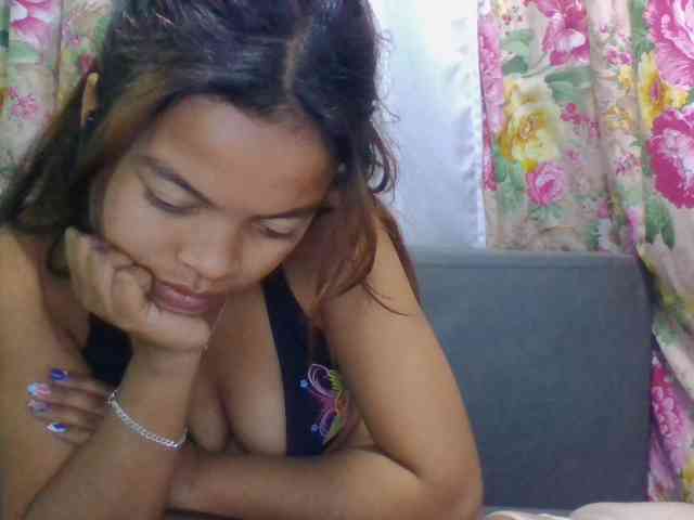 Naomi06 webcam