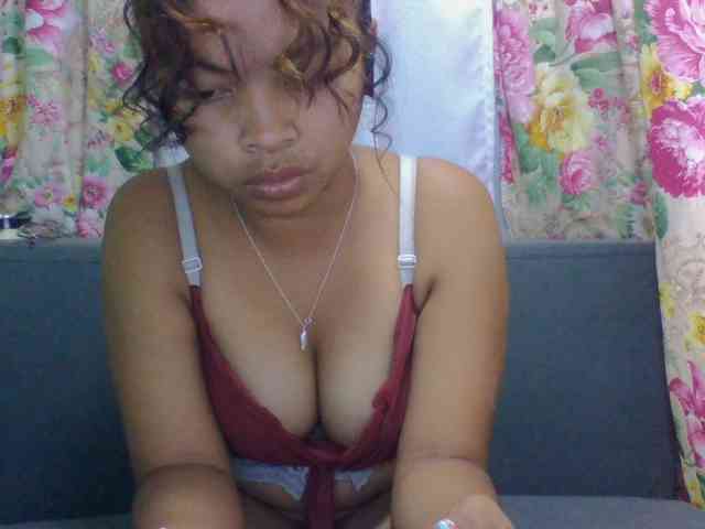 Naomi06 webcam