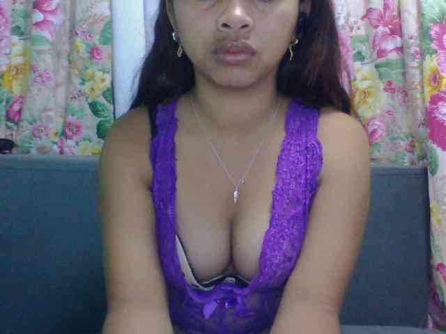 Naomi06 webcam