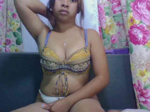 Naomi06 webcam