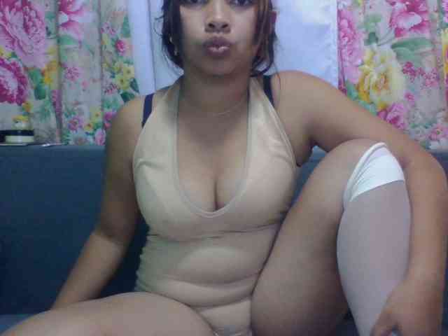 Naomi06 webcam