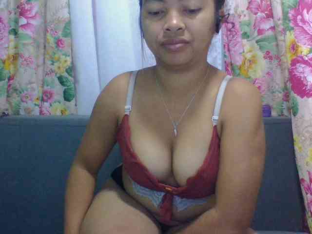 Naomi06 webcam