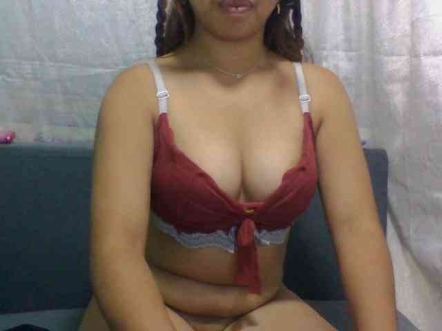 Naomi06 webcam