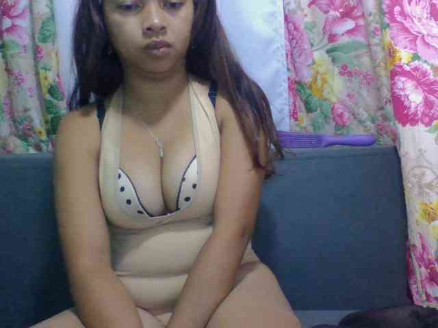 Naomi06 webcam