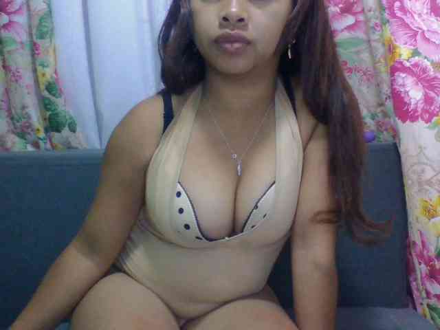 Naomi06 webcam