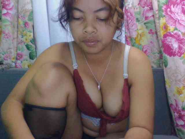 Naomi06 webcam