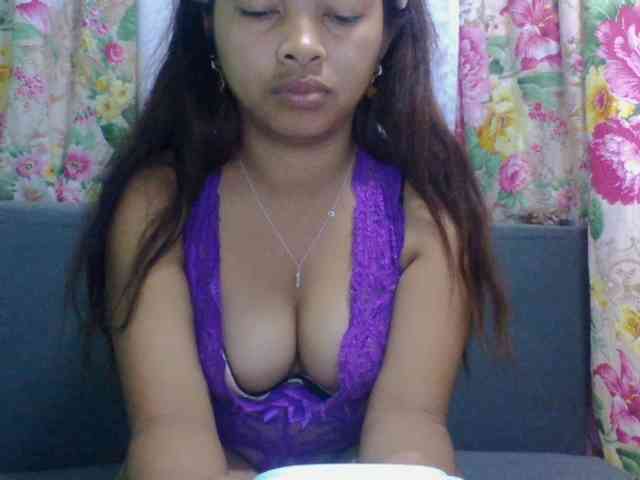Naomi06 webcam