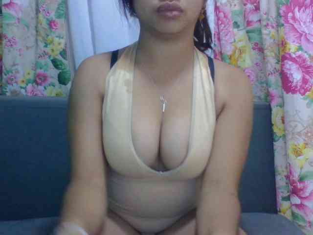 Naomi06 webcam