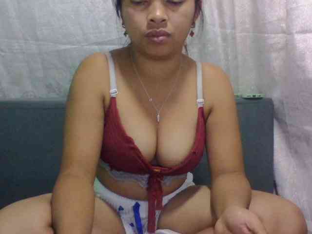 Naomi06 webcam