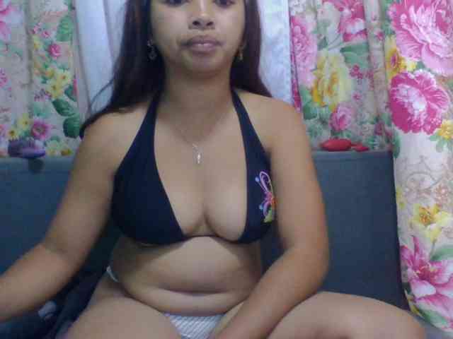 Naomi06 webcam