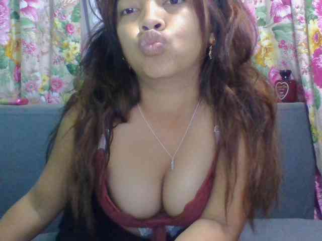 Naomi06 webcam